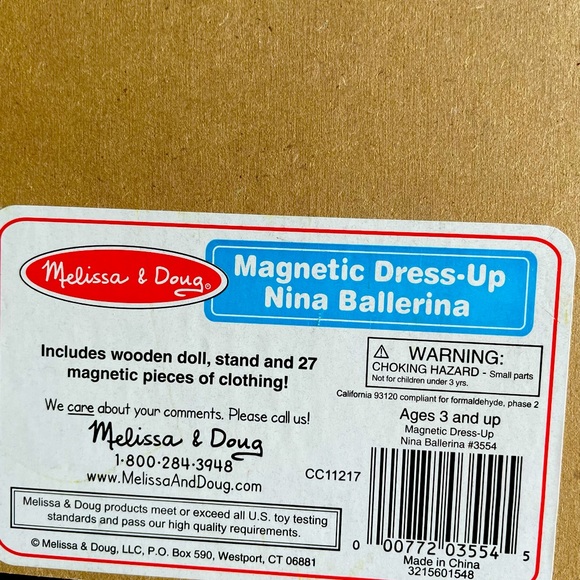Melissa & Doug, Magnetic Dress-Up, Nina Ballerina - Picture 3 of 3